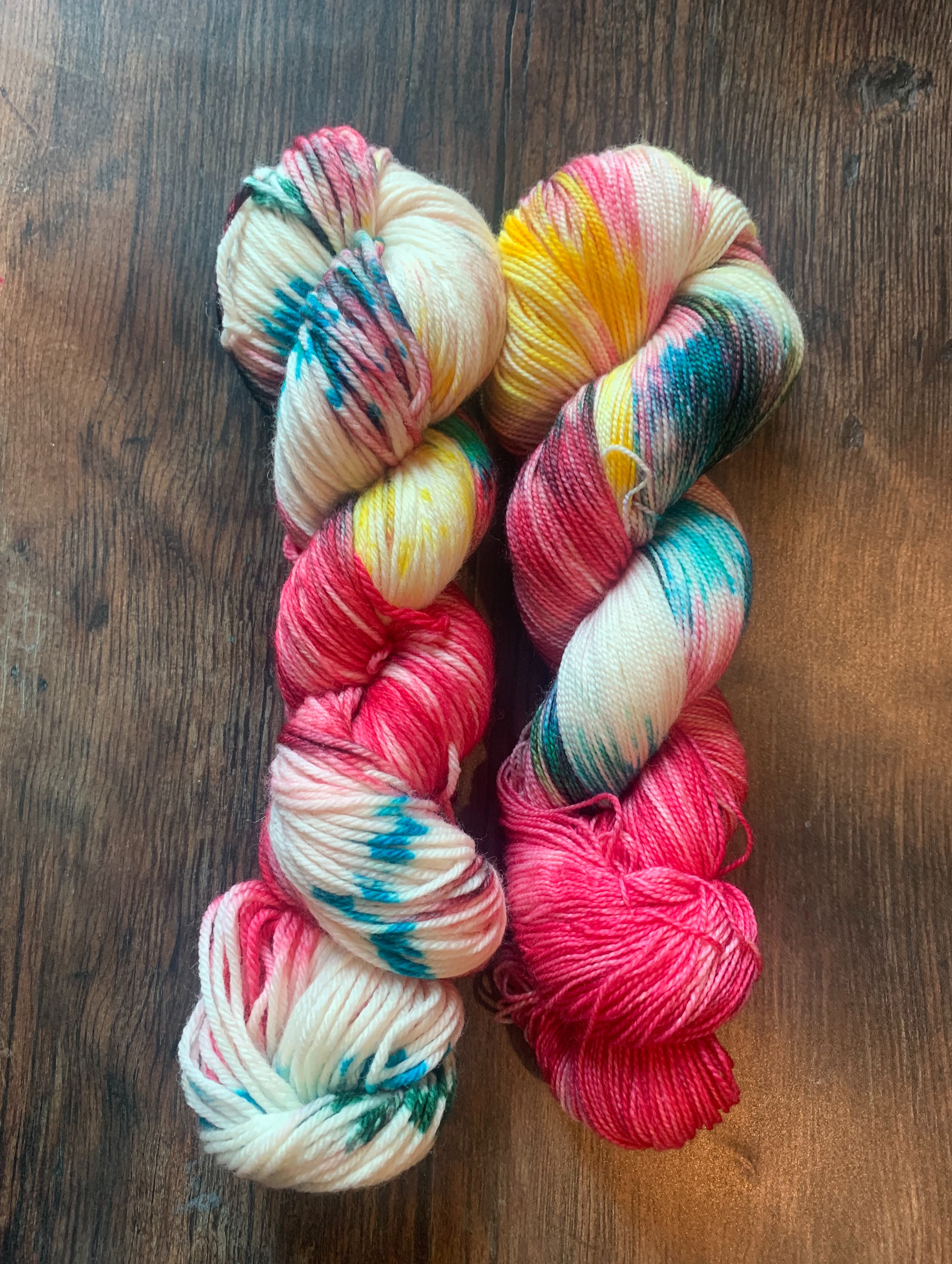 Dala Horse  |DK and  Sock Yarn - 100g