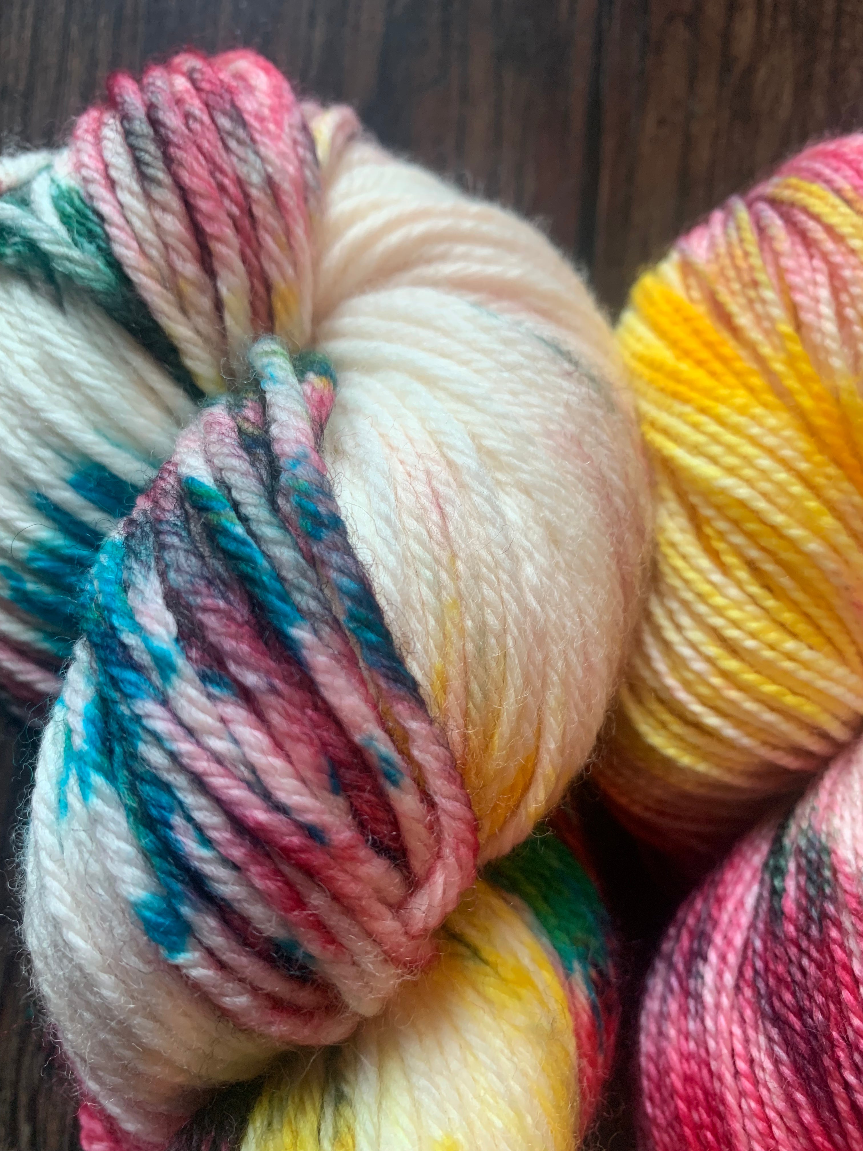 Dala Horse  |DK and  Sock Yarn - 100g