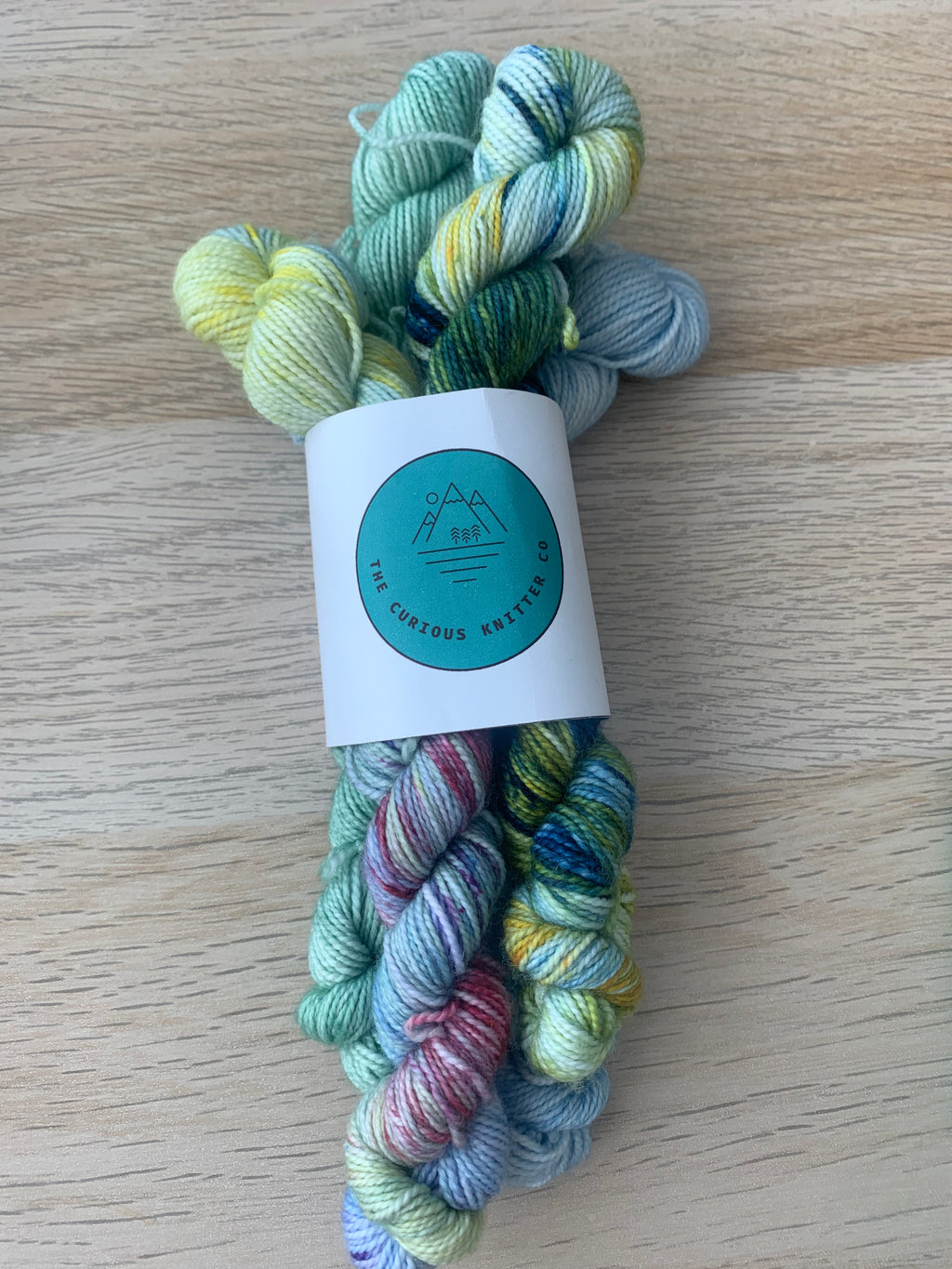 Mini sets - Vietnam set of 4 minis. 4ply and DK