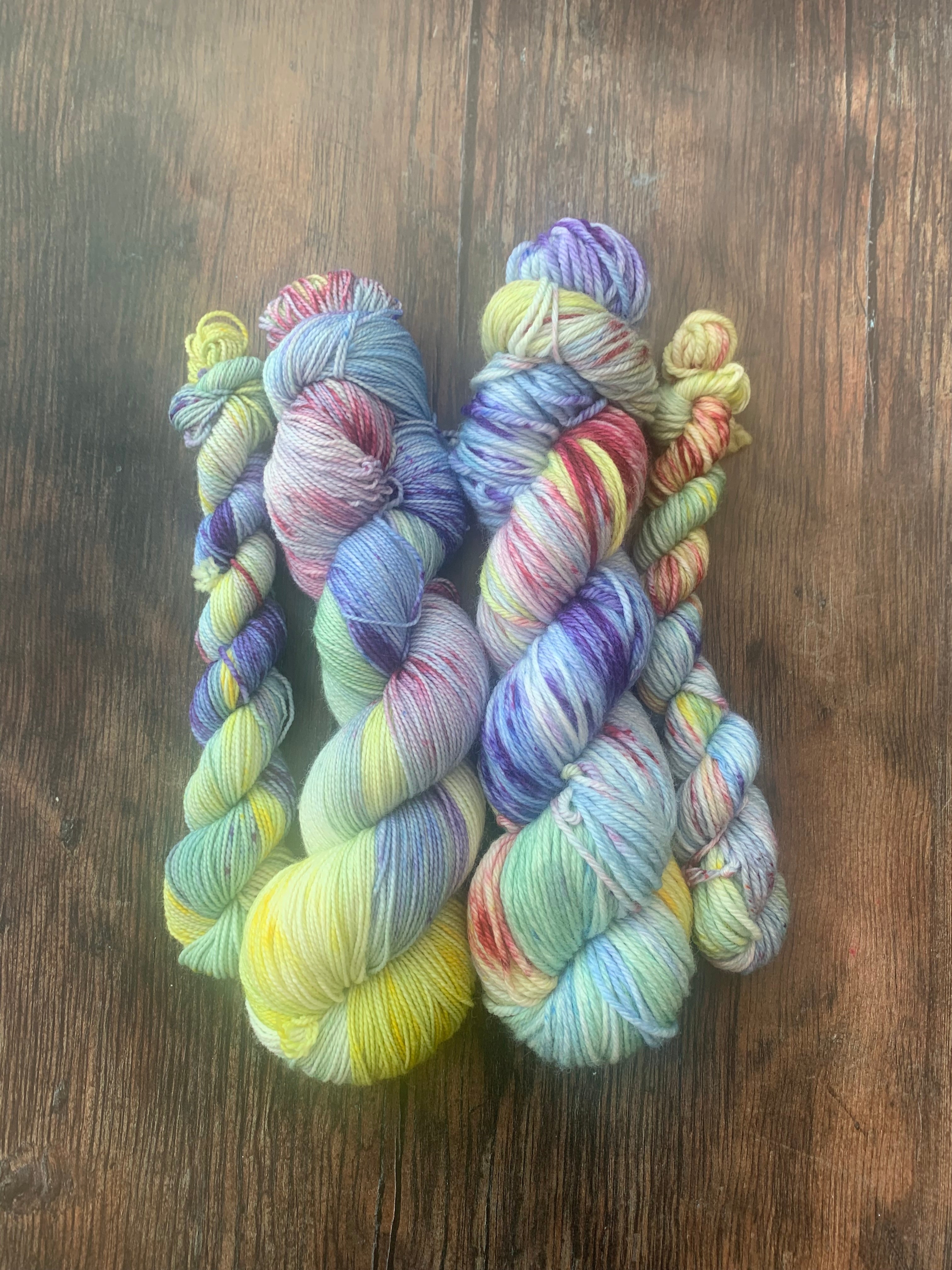 Meeting in the middle  |DK and  Sock Yarn - 100g